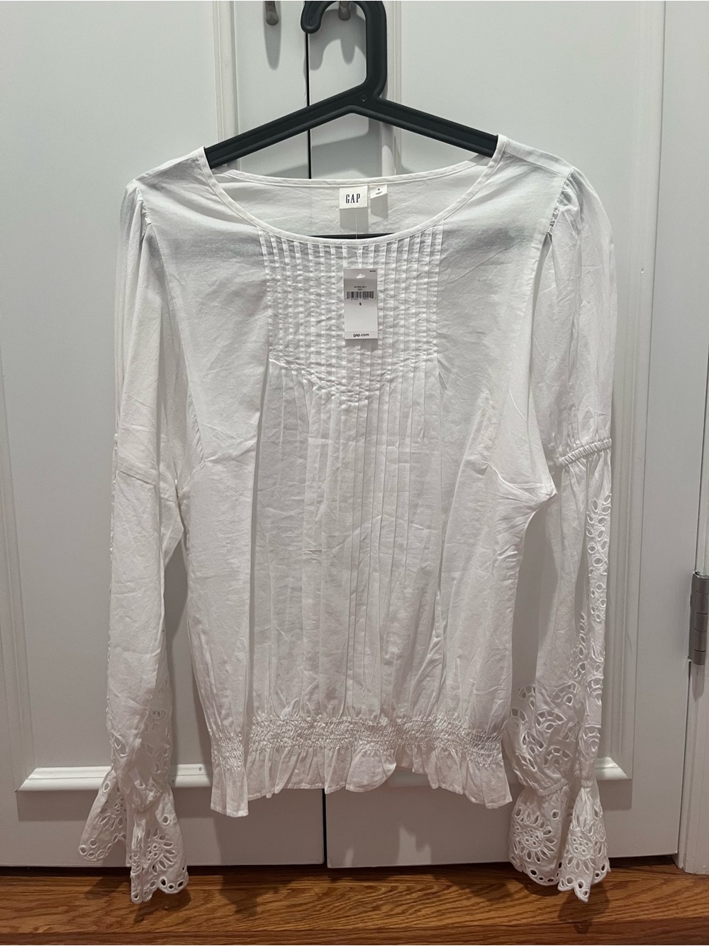 GAP White Long-Sleeve Pintuck & Eyelet Blouse